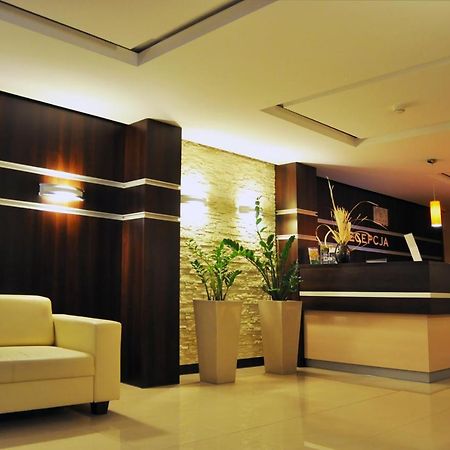 Hotel Pojezierze Щецинек Экстерьер фото