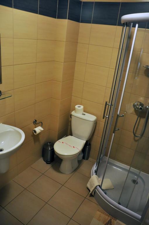 Hotel Pojezierze Щецинек Экстерьер фото