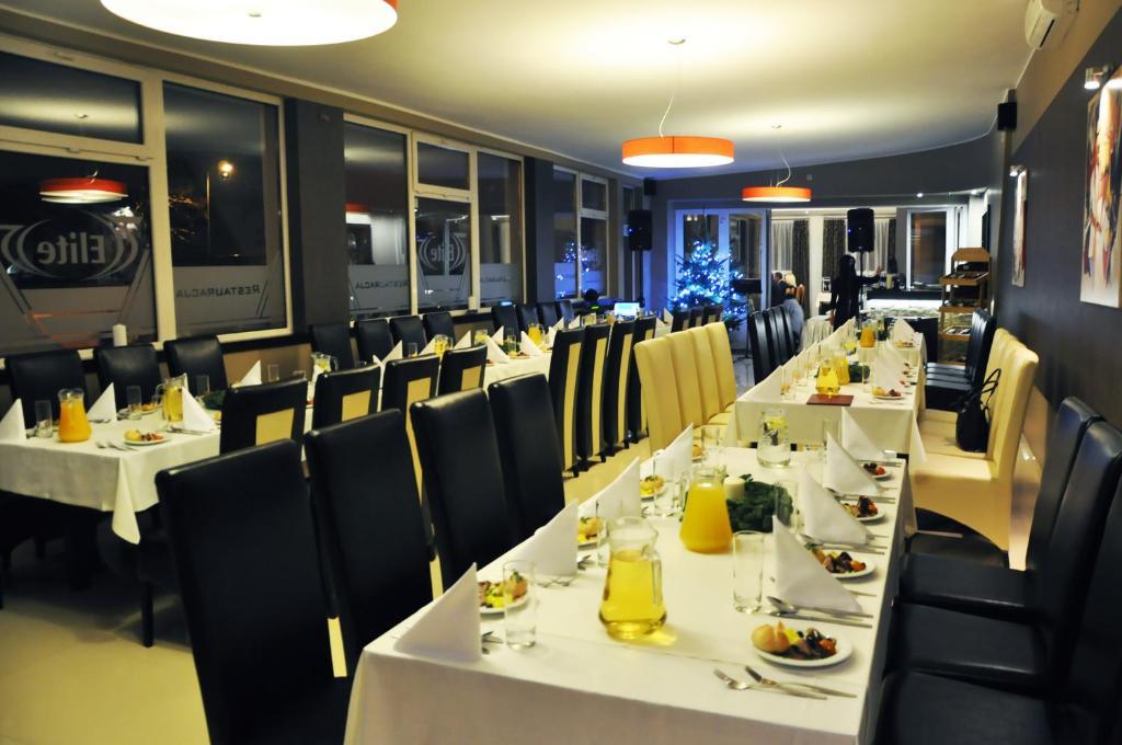 Hotel Pojezierze Щецинек Экстерьер фото